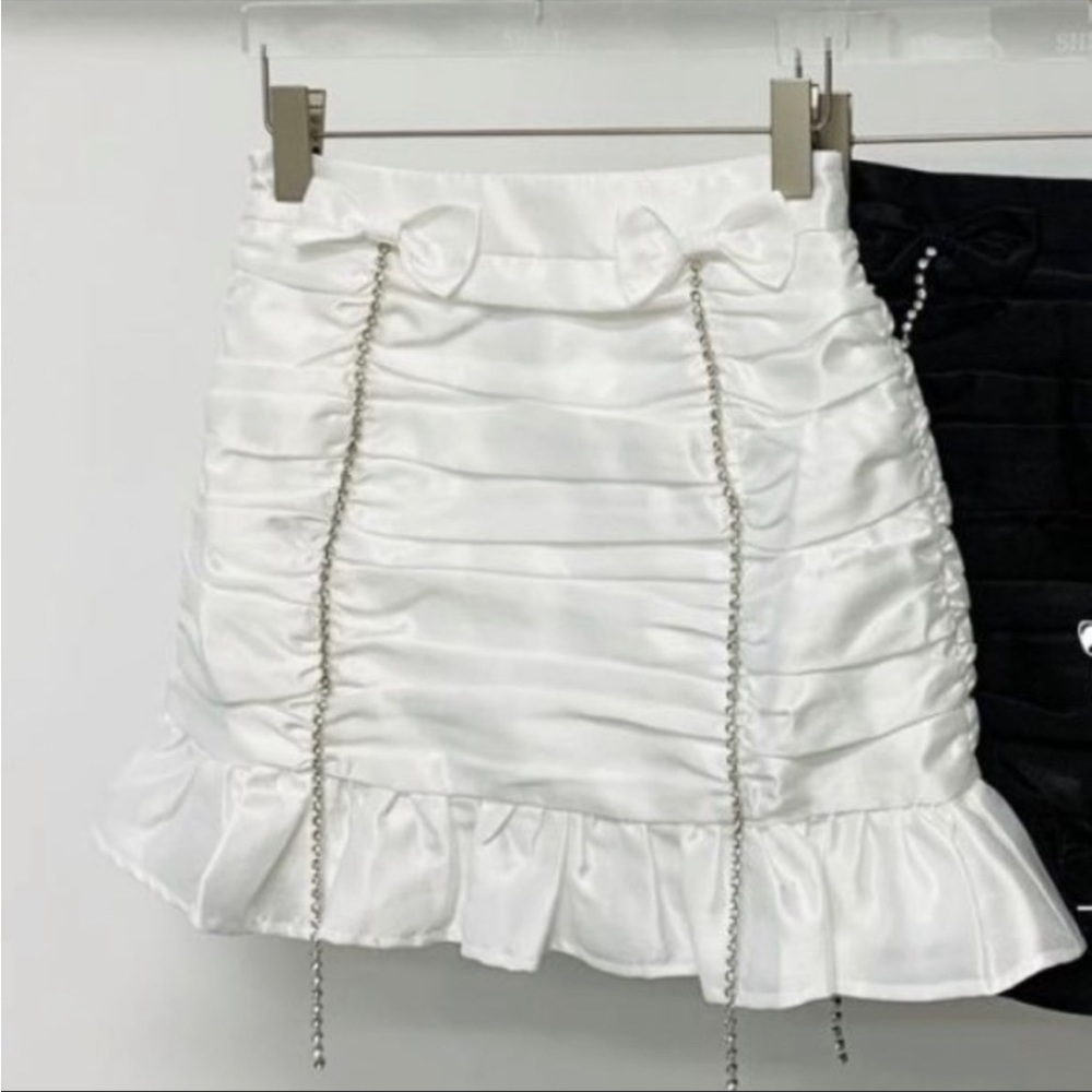 Short Mermaid shape skirt white - Picture 5 of 7